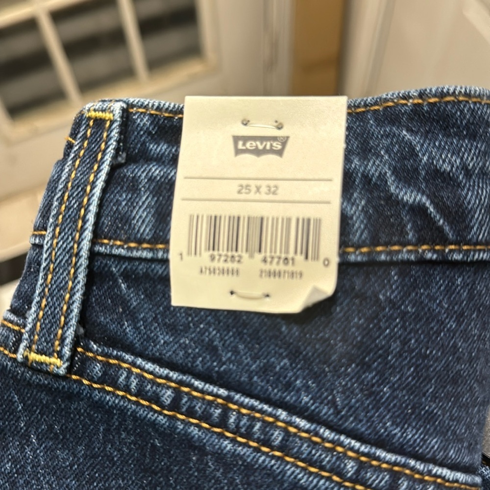 Levi's® Premium
RIBCAGE BELL WOMEN'S JEANS 25 X 32 - Picture 5 of 12